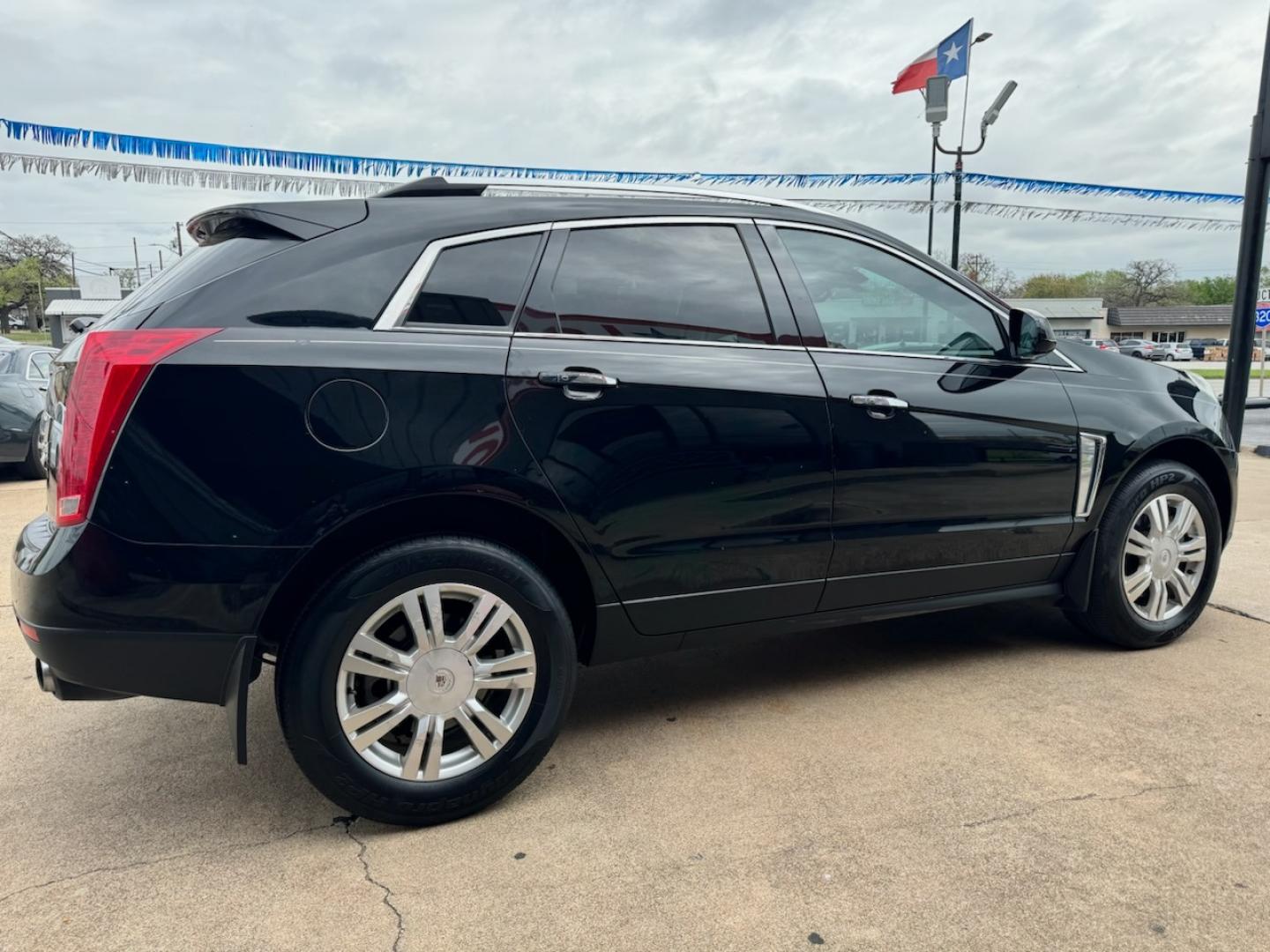 2013 BLACK CADILLAC SRX LUXURY (3GYFNCE36DS) , located at 5900 E. Lancaster Ave., Fort Worth, TX, 76112, (817) 457-5456, 0.000000, 0.000000 - This is a 2013 CADILLAC SRX 4 DOOR SUV that is in excellent condition. There are no dents or scratches. The interior is clean with no rips or tears or stains. All power windows, door locks and seats. Ice cold AC for those hot Texas summer days. It is equipped with a CD player, AM/FM radio, AUX port, - Photo#3